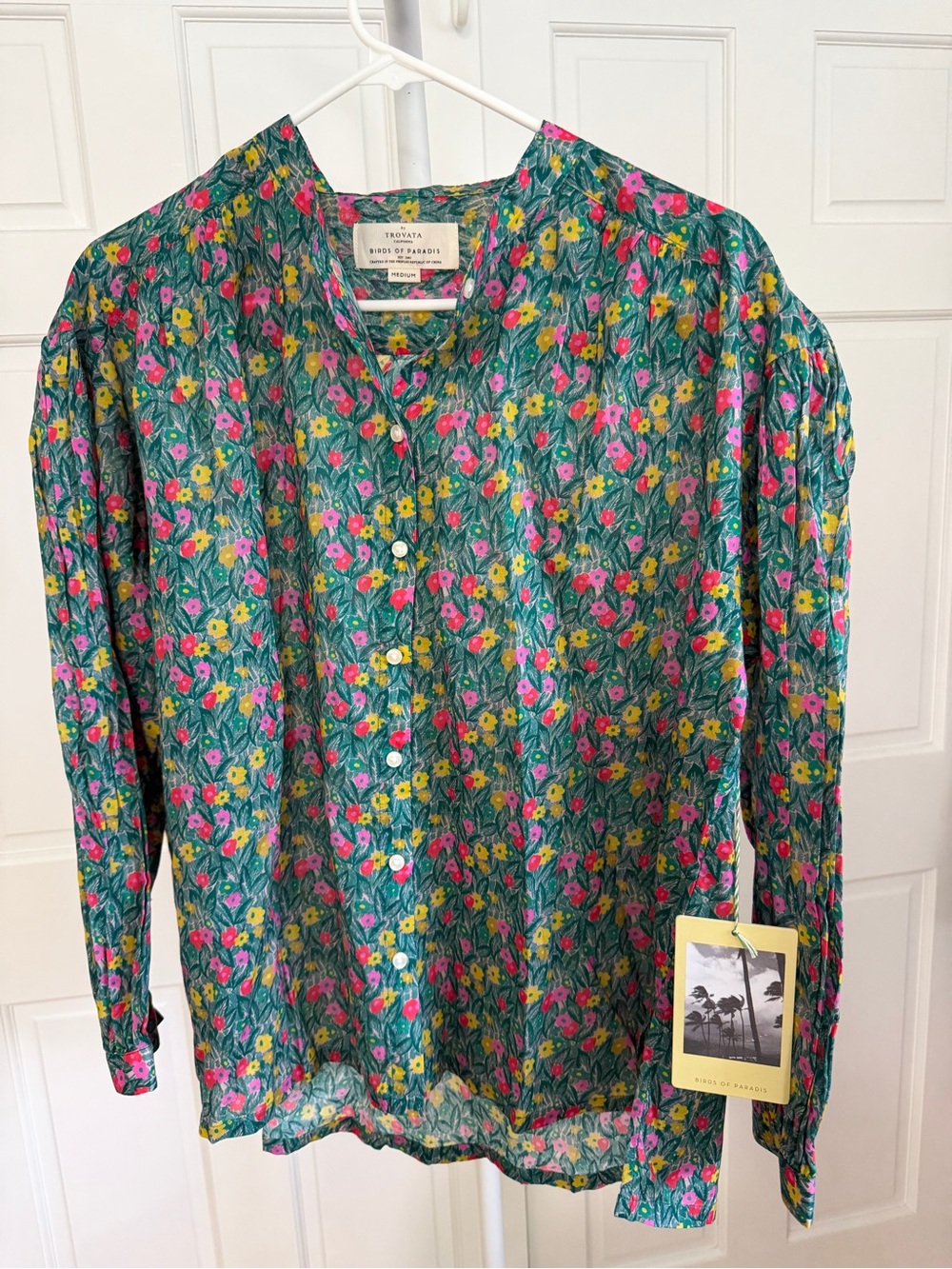 NWT Trovata Birds of Paradis Bailey Blouse Size Medium
